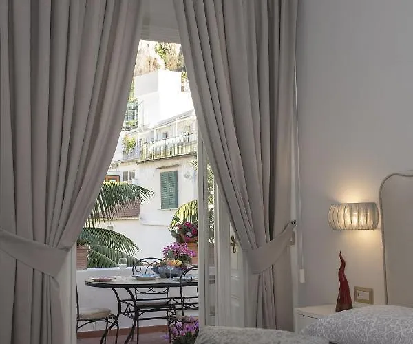 Palazzo Gargano Гостевой дом 4*